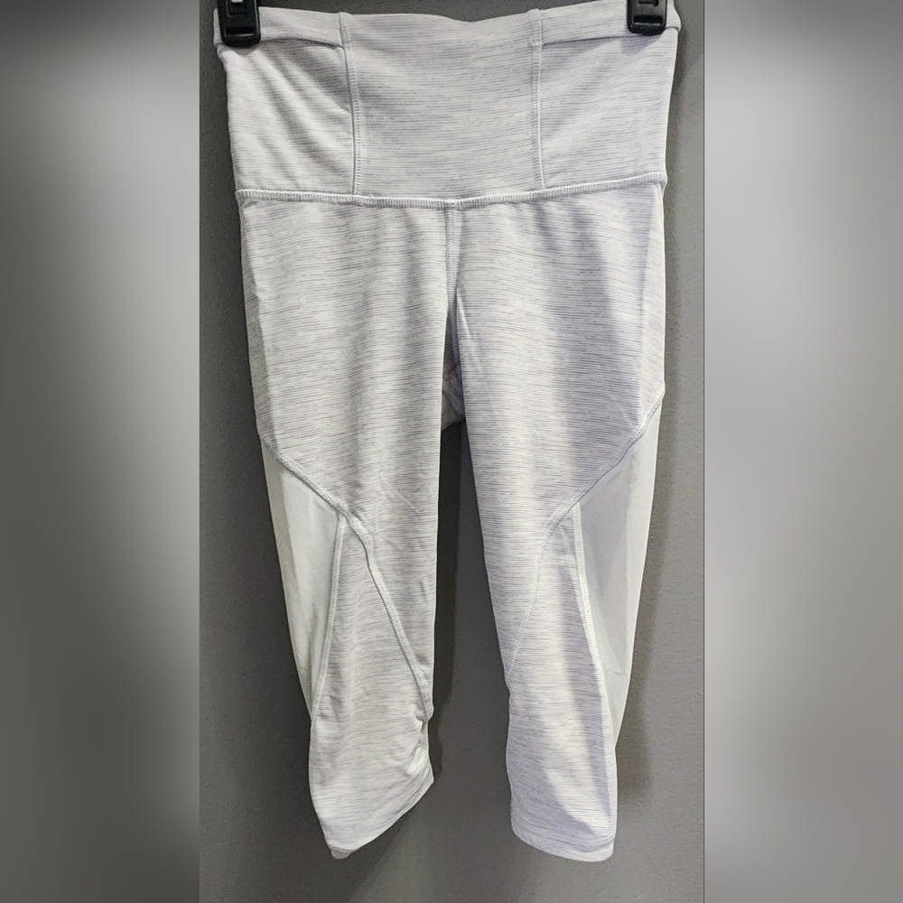 Lululemon Cropped Gray and White Leggings Size 4